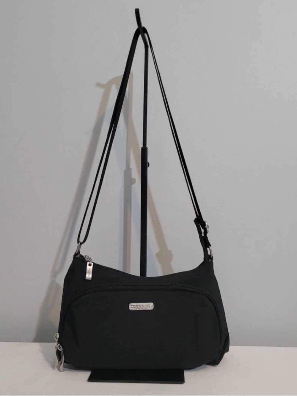 Baggallini Everyday Crossbody Bag Black Nylon Built In Wallet Shoulder Purse